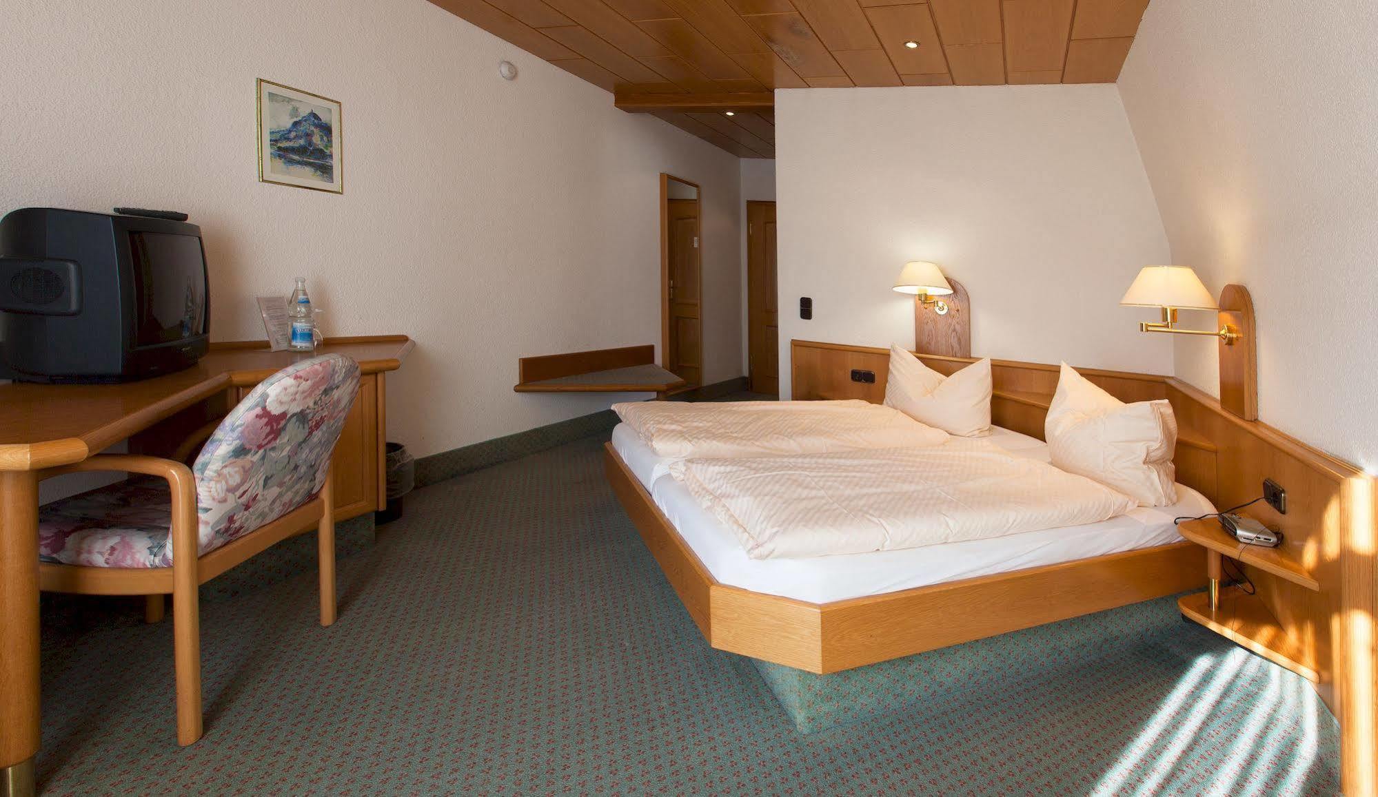 Hotel&Restaurant Krone Kestert Extérieur photo