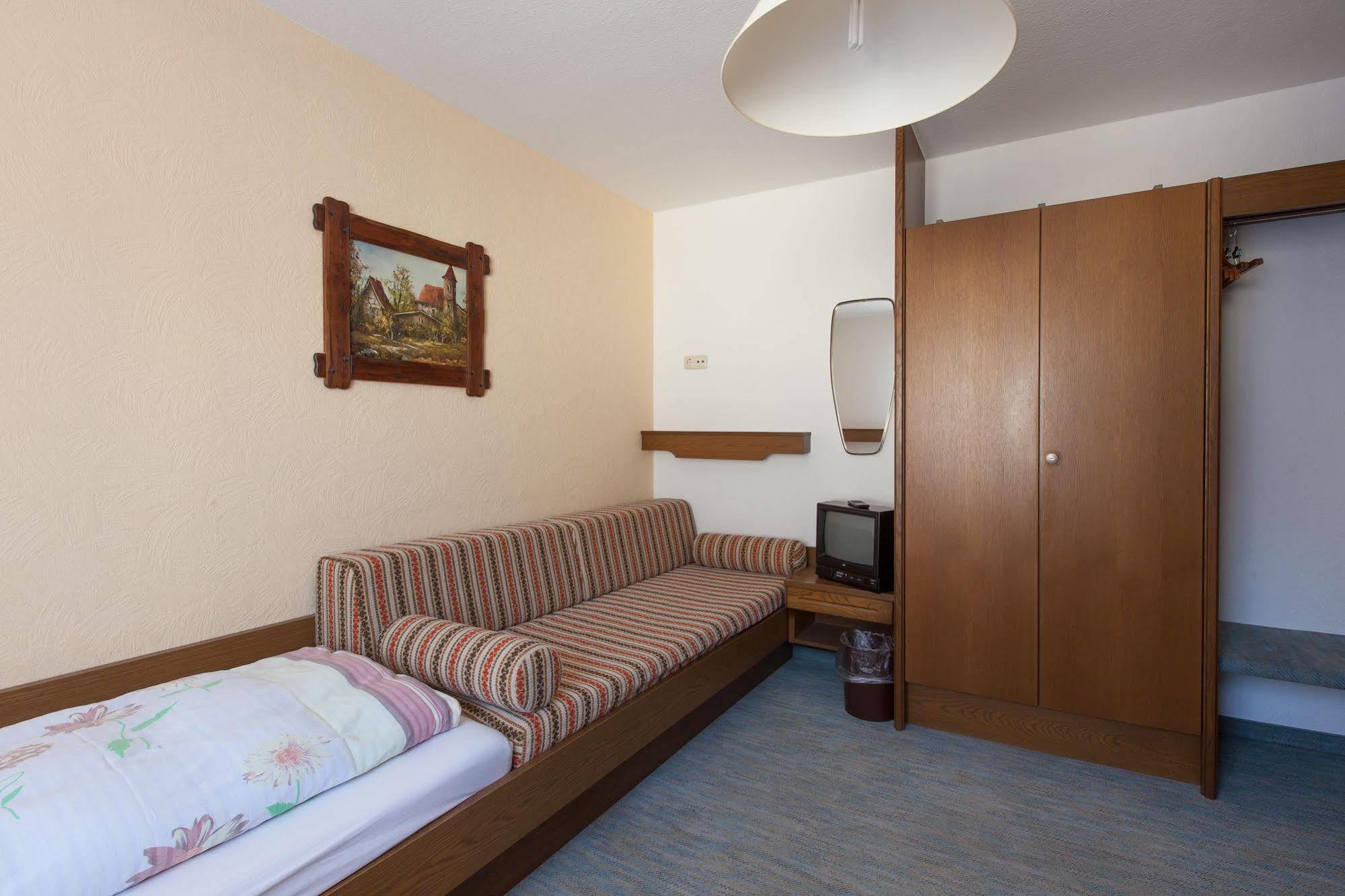 Hotel&Restaurant Krone Kestert Extérieur photo