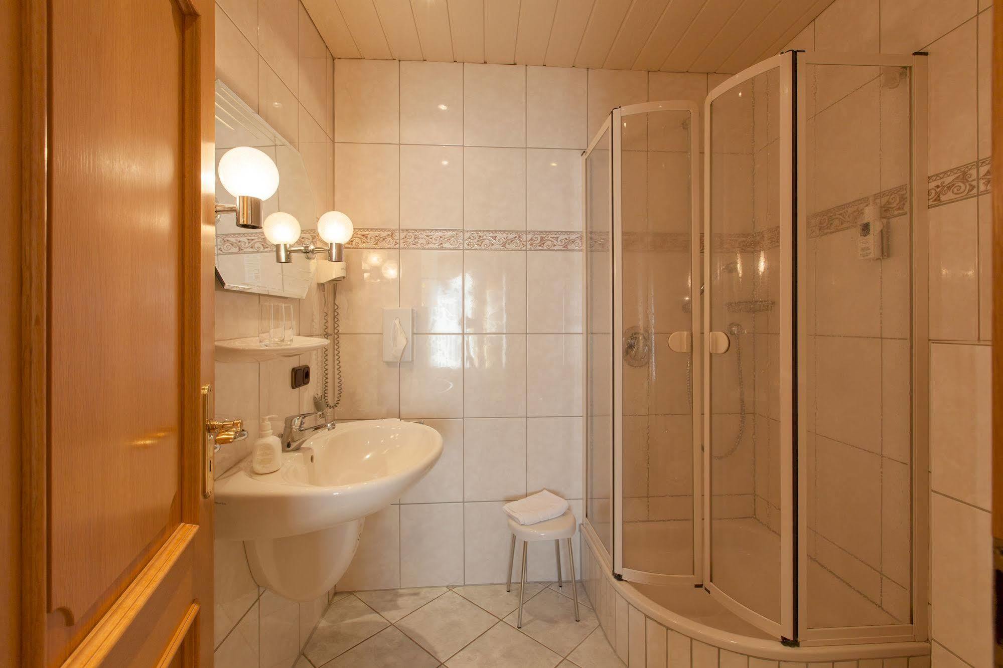 Hotel&Restaurant Krone Kestert Extérieur photo